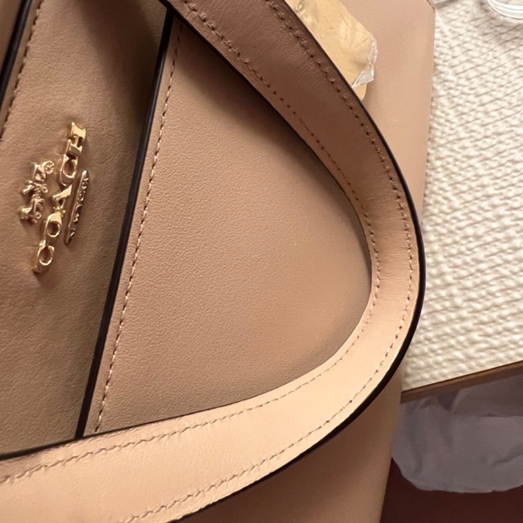 Beautiful Nude coach small purse - Picture 8 of 16